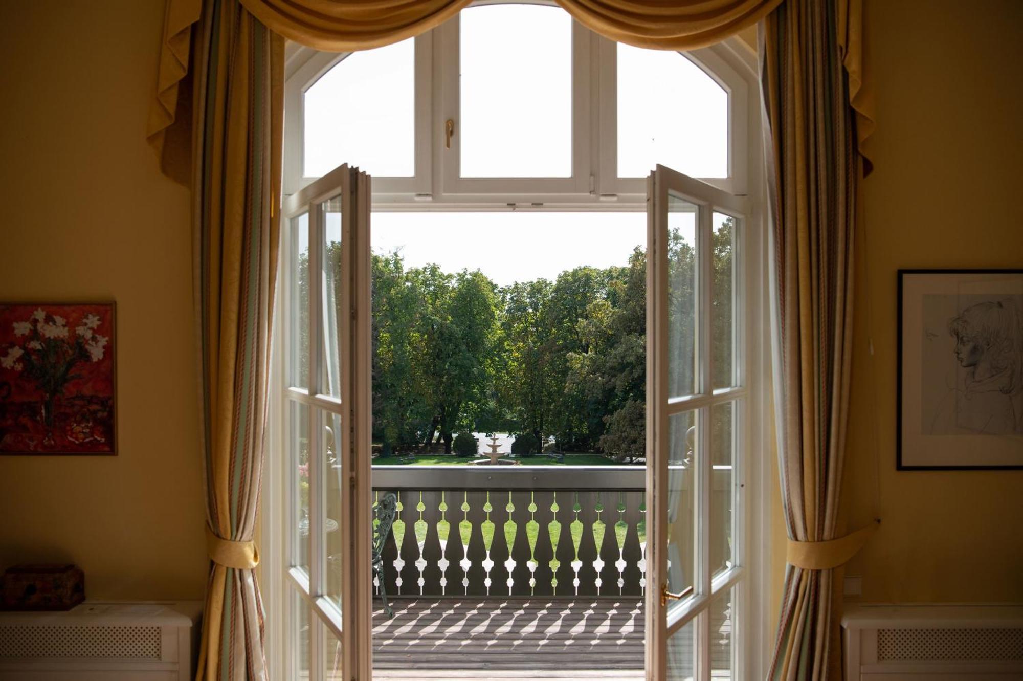Castle Hotel Grof Degenfeld Superior Таркал Екстериор снимка