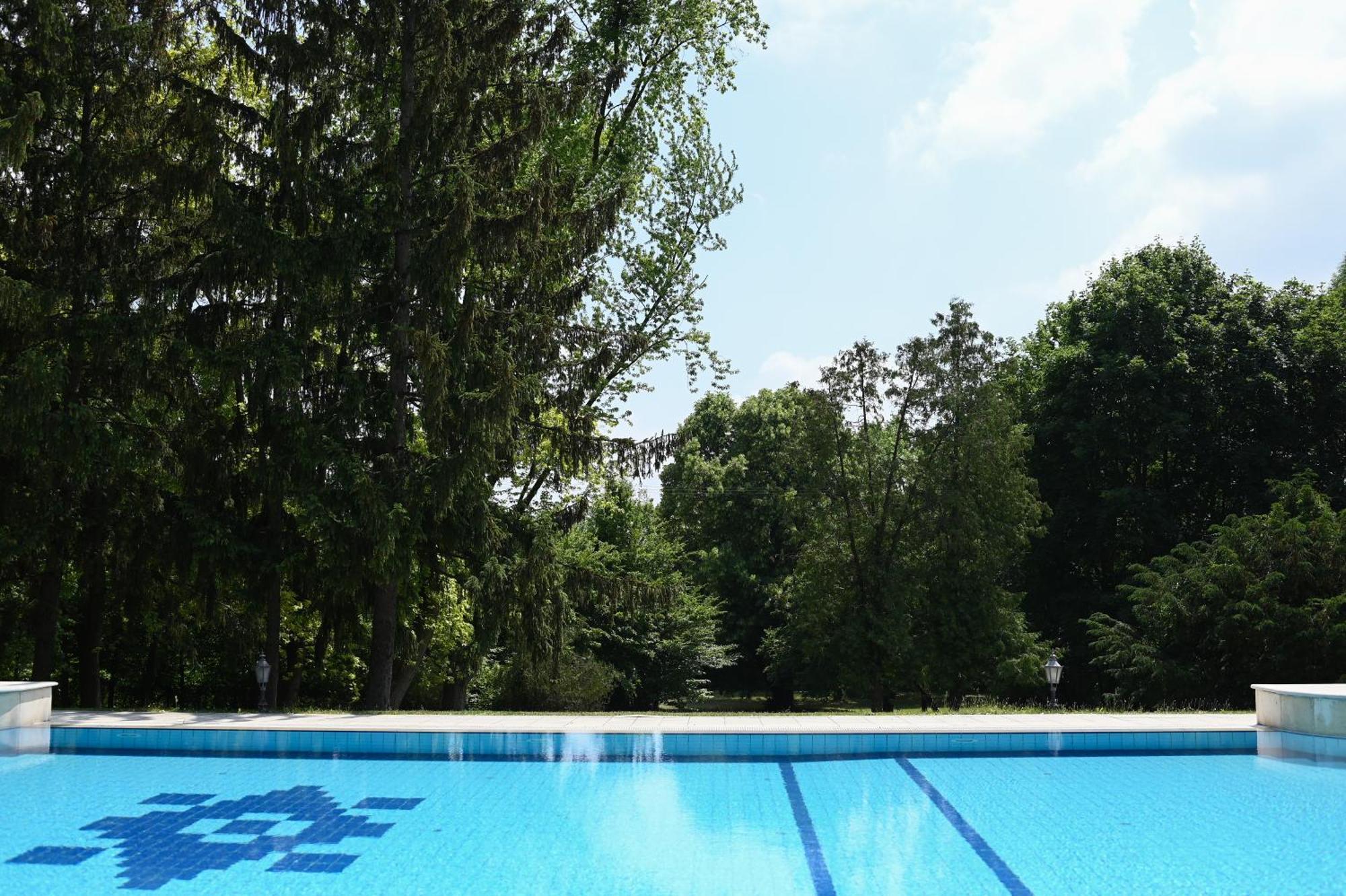 Castle Hotel Grof Degenfeld Superior Таркал Екстериор снимка